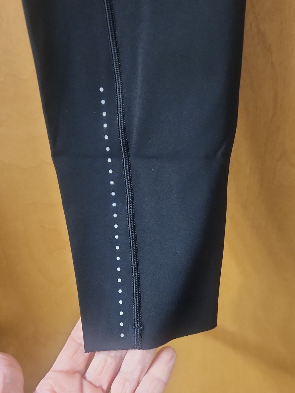 lululemon Black Workout Leggings with Hidden And Side Pockets Size 6 - Picture 2 of 6